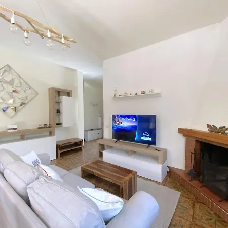 Сasa de vacaciones Dei Marmi With Large Private Garden, Near The Forte dei Marmi