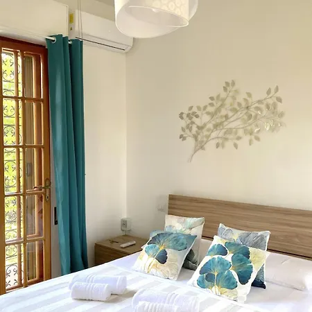 Dei Marmi With Large Private Garden, Near The Сasa de vacaciones *