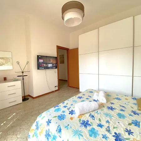 Dei Marmi With Large Private Garden, Near The Holiday home *