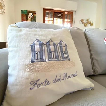 Dei Marmi With Large Private Garden, Near The * Forte dei Marmi